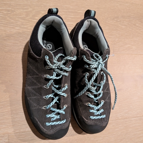 Scarpa Women's Crux Approach Hiking Shoes Black and Blue Size 7.5 - Picture 2 of 8